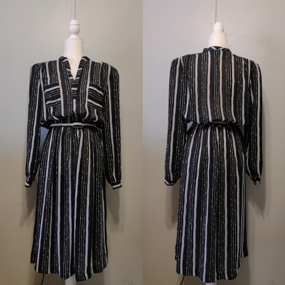 Vtg Lightweight Sheer Minimalist Chic Midi V-neck Dress